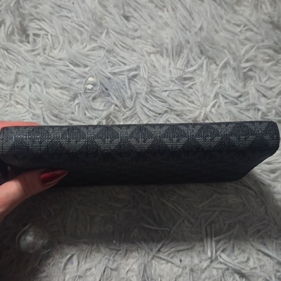 Giorgio Armani Black Wallet - Picture 7 of 8